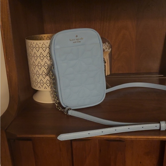 Kate Spade Spade Flower Quilted Fabric Phone Crossbody Bag in Montauk Blue - Picture 3 of 7